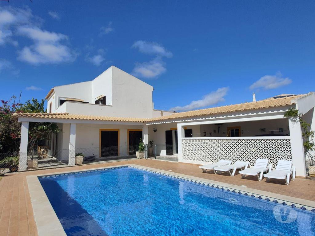 Apartamentos a venda Silves - Fotos para Silves-Encantadora Moradia em Armação de Pêra (ALBF 00191)
