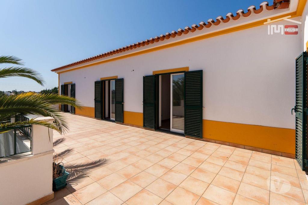 Apartamentos a venda Salvaterra de Magos - Fotos para Moradia T4 em Santarém Conforto e Tranquilidade (8-M-000088)