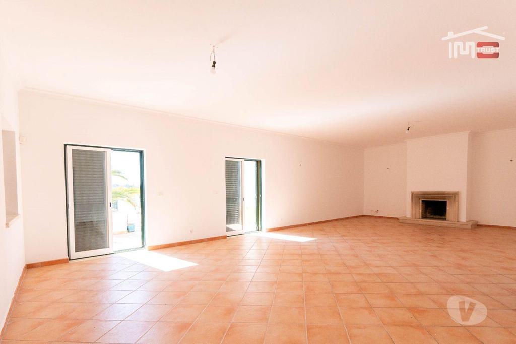Apartamentos a venda Salvaterra de Magos - Fotos para Moradia T4 em Santarém Conforto e Tranquilidade (8-M-000088)