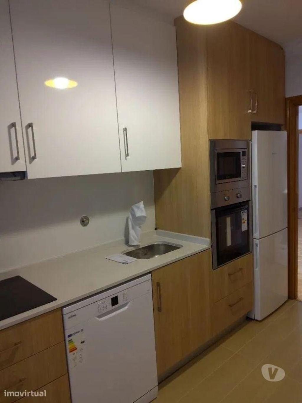 Apartamentos a venda Porto - Fotos para Apartamento, recuperado, para venda, Porto - Lordelo do Ouro e