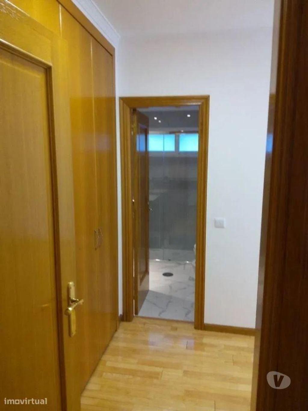 Apartamentos a venda Porto - Fotos para Apartamento, recuperado, para venda, Porto - Lordelo do Ouro e
