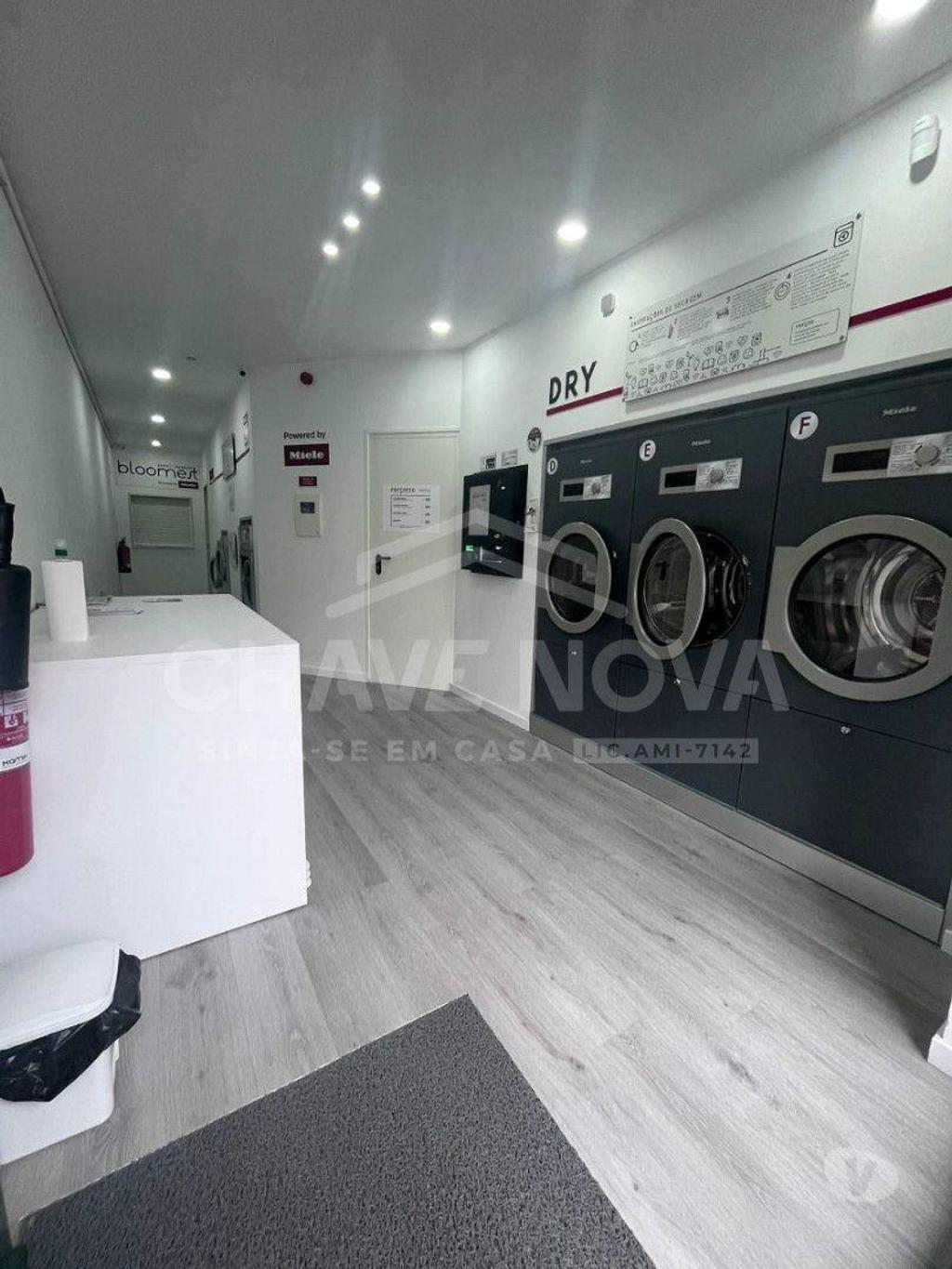 Comprar Loja Matosinhos - Fotos para Espaço comercial - Lavandaria self-service para Trespasse em...