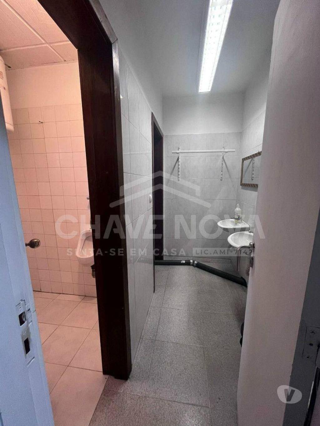 Comprar Loja Matosinhos - Fotos para Espaço comercial - Lavandaria self-service para Trespasse em...