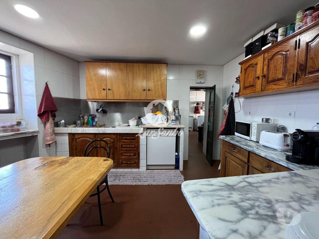 Apartamentos a venda Póvoa de Varzim - Fotos para Moradia T4 c comércio inserida em terreno c 1479m2 em Amorim,