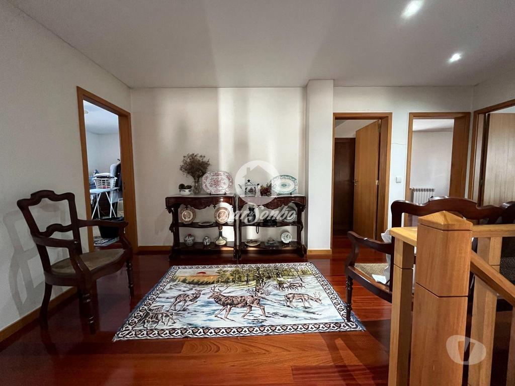 Apartamentos a venda Póvoa de Varzim - Fotos para Moradia T4 c comércio inserida em terreno c 1479m2 em Amorim,