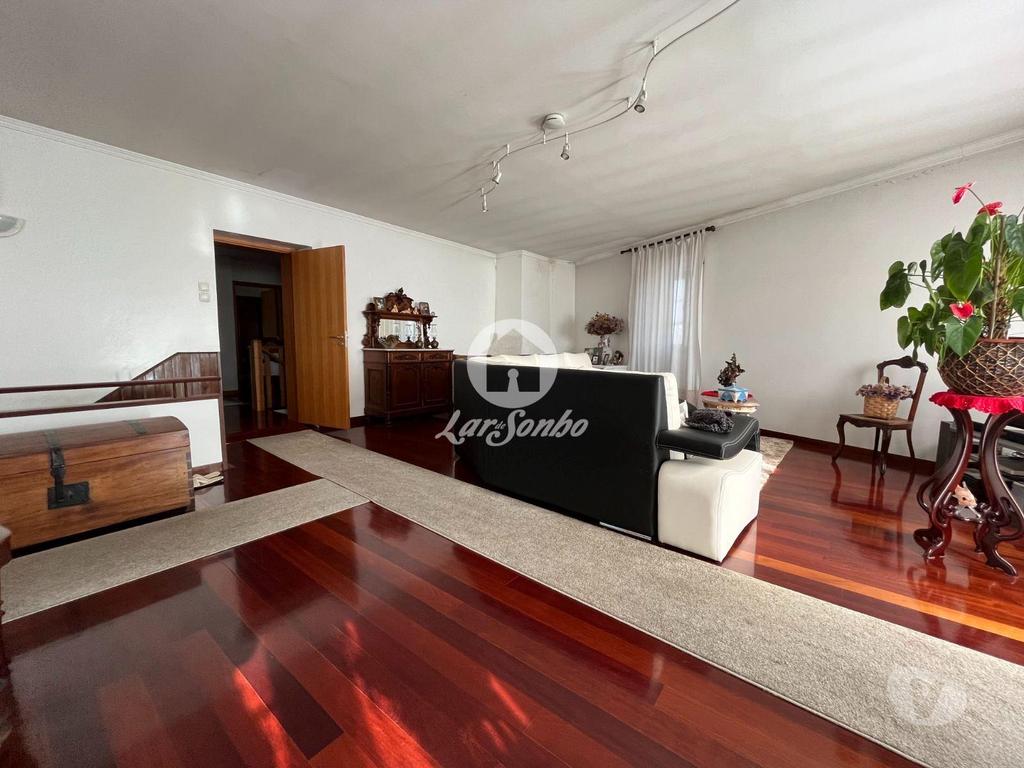 Apartamentos a venda Póvoa de Varzim - Fotos para Moradia T4 c comércio inserida em terreno c 1479m2 em Amorim,