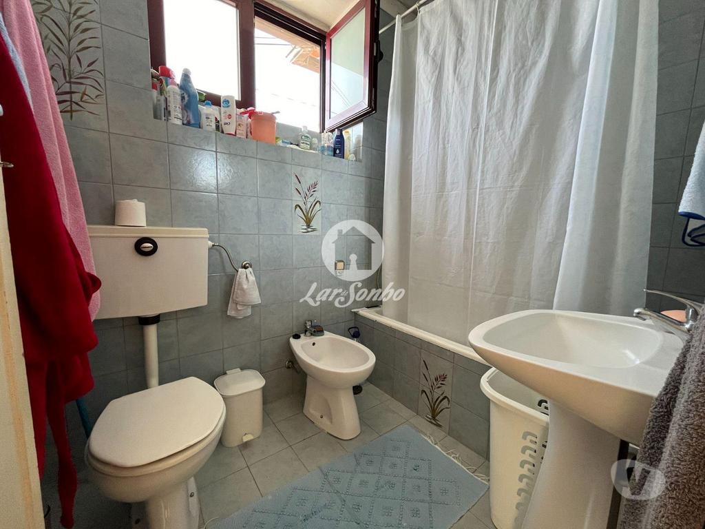 Apartamentos a venda Póvoa de Varzim - Fotos para Moradia T4 c comércio inserida em terreno c 1479m2 em Amorim,