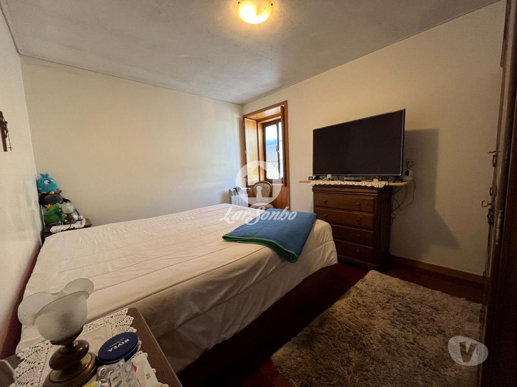 Apartamentos a venda Póvoa de Varzim - Fotos para Moradia T4 c comércio inserida em terreno c 1479m2 em Amorim,