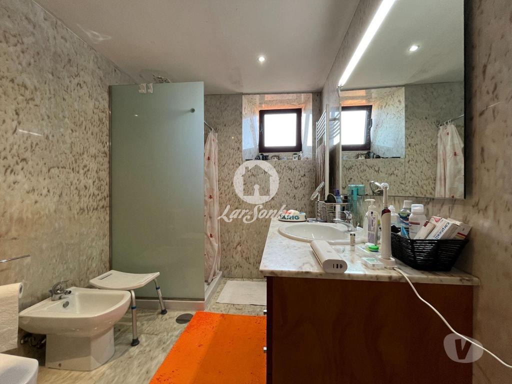 Apartamentos a venda Póvoa de Varzim - Fotos para Moradia T4 c comércio inserida em terreno c 1479m2 em Amorim,