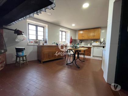 Apartamentos a venda - Fotos para Moradia T4 c comércio inserida em terreno c 1479m2 em Amorim,