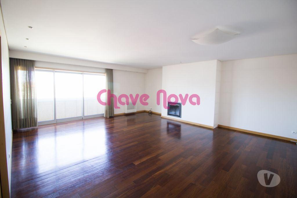 Apartamentos a venda Vila Nova de Gaia - Fotos para Vila-nova-de-gaia-T4 na Avenida da República (MAD 00232)