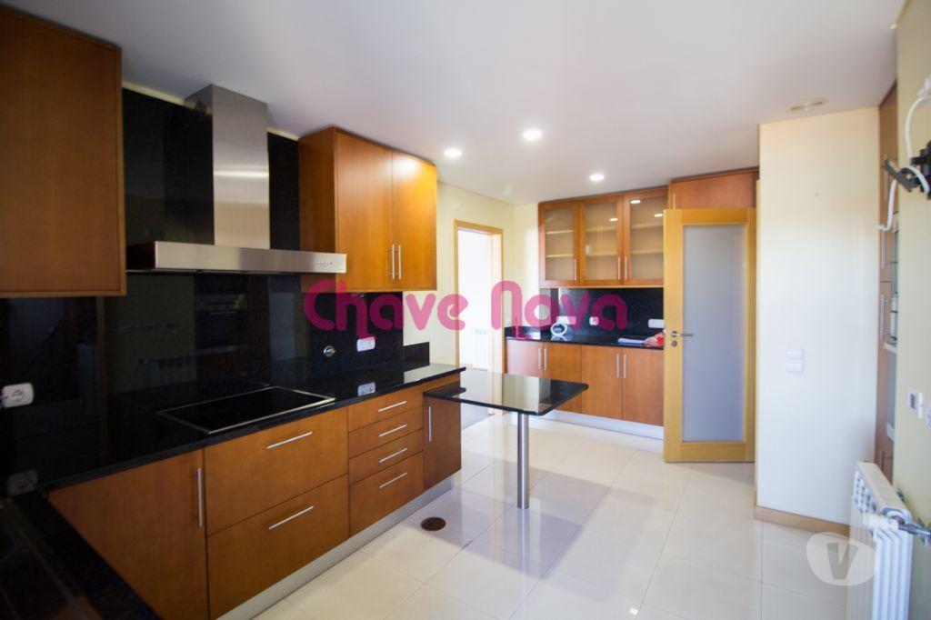 Apartamentos a venda Vila Nova de Gaia - Fotos para Vila-nova-de-gaia-T4 na Avenida da República (MAD 00232)