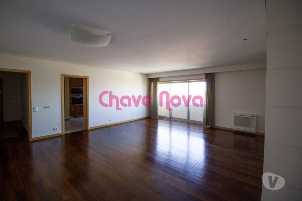 Apartamentos a venda Vila Nova de Gaia - Fotos para Vila-nova-de-gaia-T4 na Avenida da República (MAD 00232)