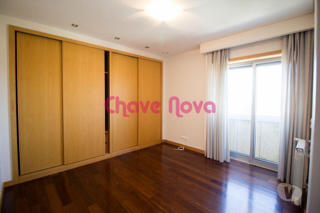 Apartamentos a venda Vila Nova de Gaia - Fotos para Vila-nova-de-gaia-T4 na Avenida da República (MAD 00232)