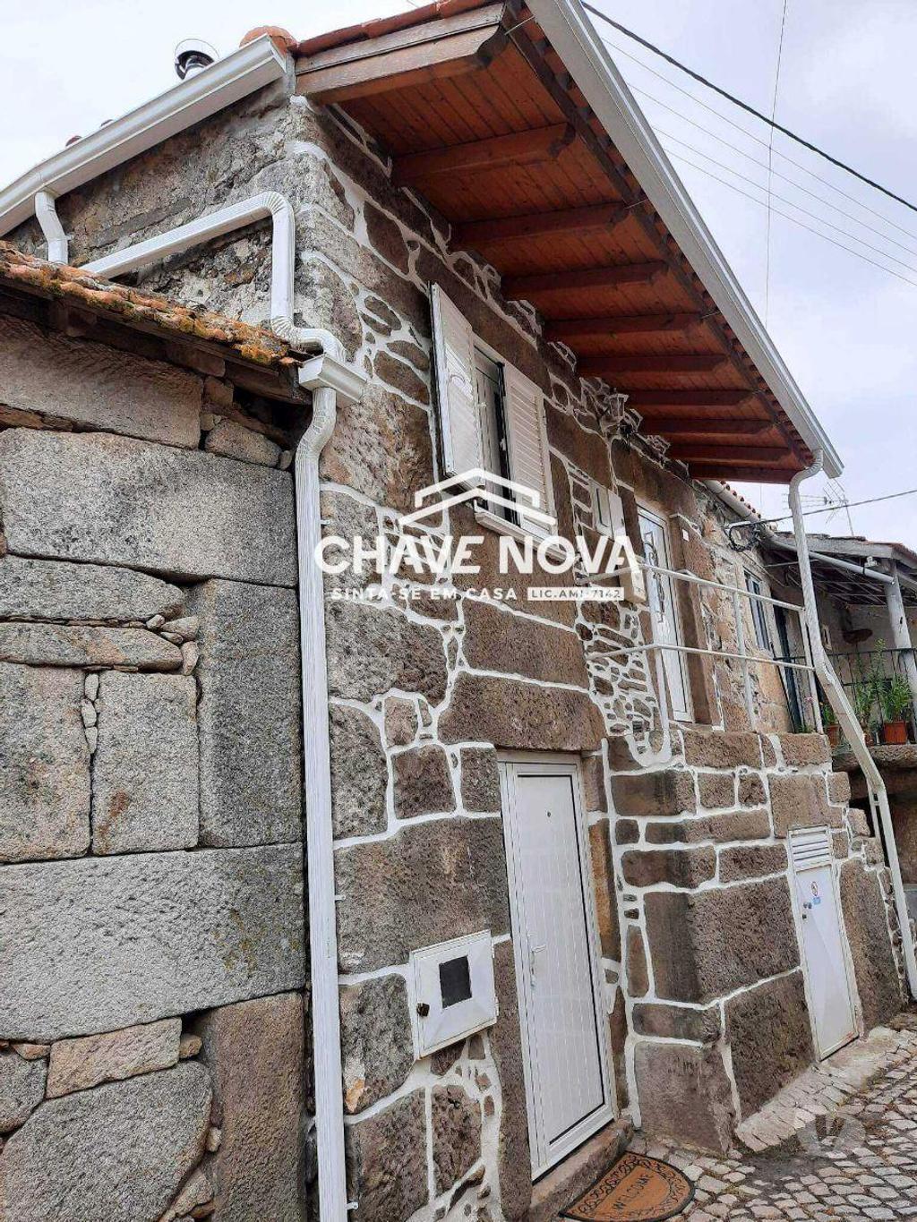 Apartamentos a venda Armamar - Fotos para Moradia T2 (2 pisos) em Pedra Restaurada - Fontelo - Armamar