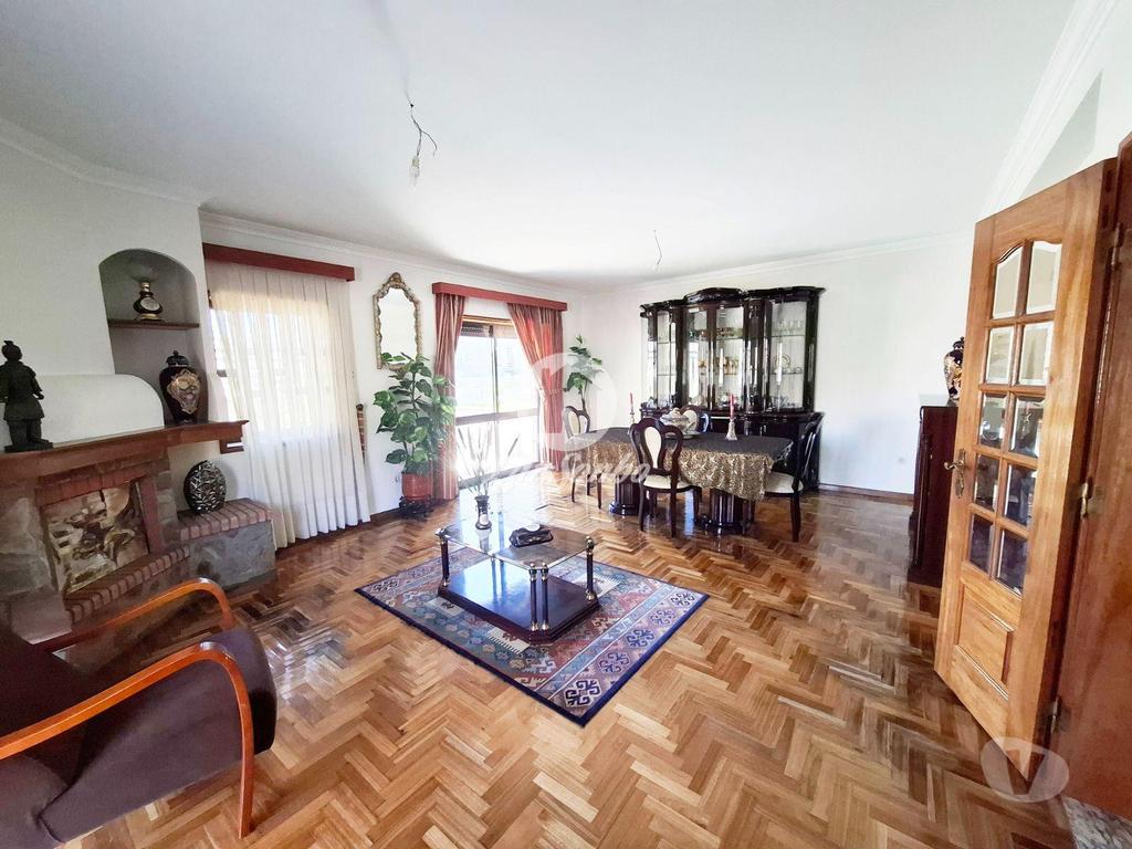 Apartamentos a venda Póvoa de Varzim - Fotos para Moradia T3 com terraço e garagem fechada no centro da Póvoa de