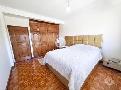Casas a venda - Fotos para Moradia T3 com terraço e garagem fechada no centro da Póvoa de