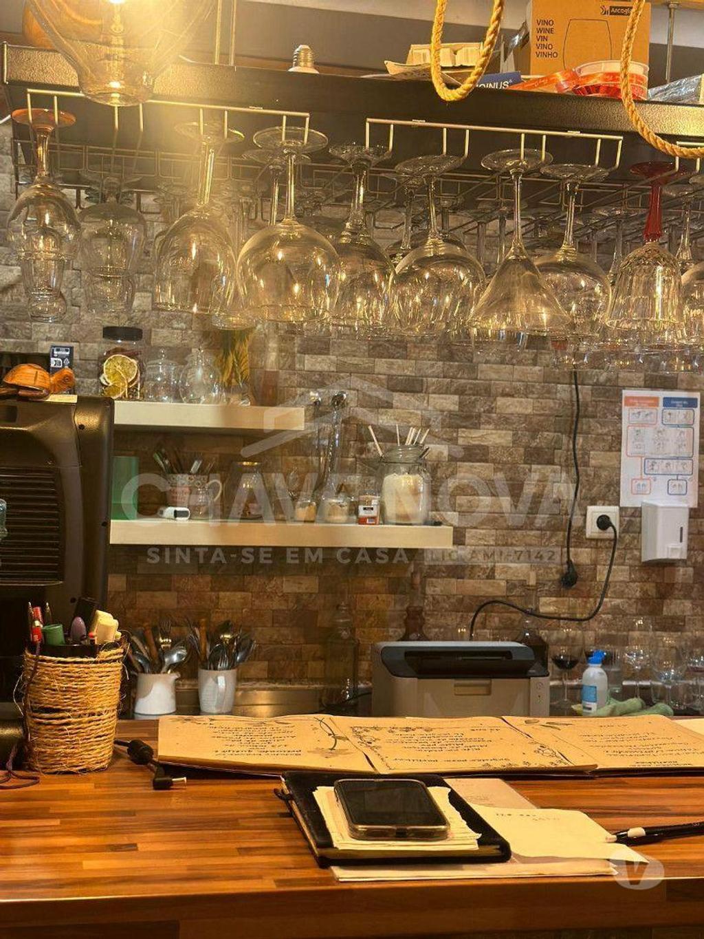 Comprar Loja Porto - Fotos para Trespasse de restaurante de tapas na Baixa do Porto