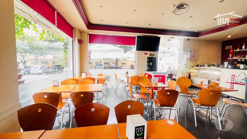 Comprar Loja Seixal - Fotos para Trespassa-se Café Totalmente Equipado com Esplanada e...