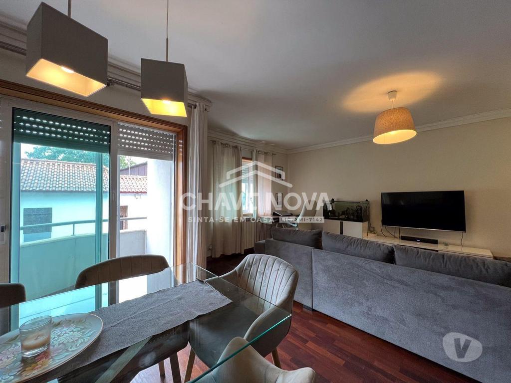 Apartamentos a venda Vila Nova de Gaia - Fotos para Andar Moradia V3 em Oliveira do Douro na zona do Areinho