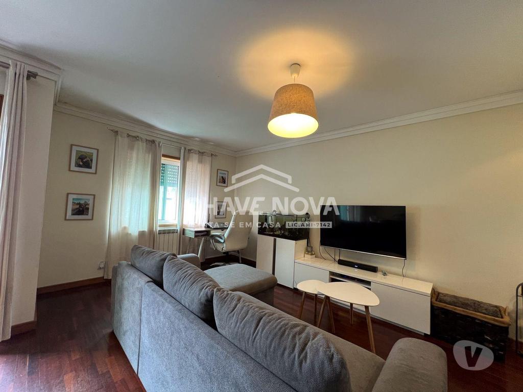 Apartamentos a venda Vila Nova de Gaia - Fotos para Andar Moradia V3 em Oliveira do Douro na zona do Areinho