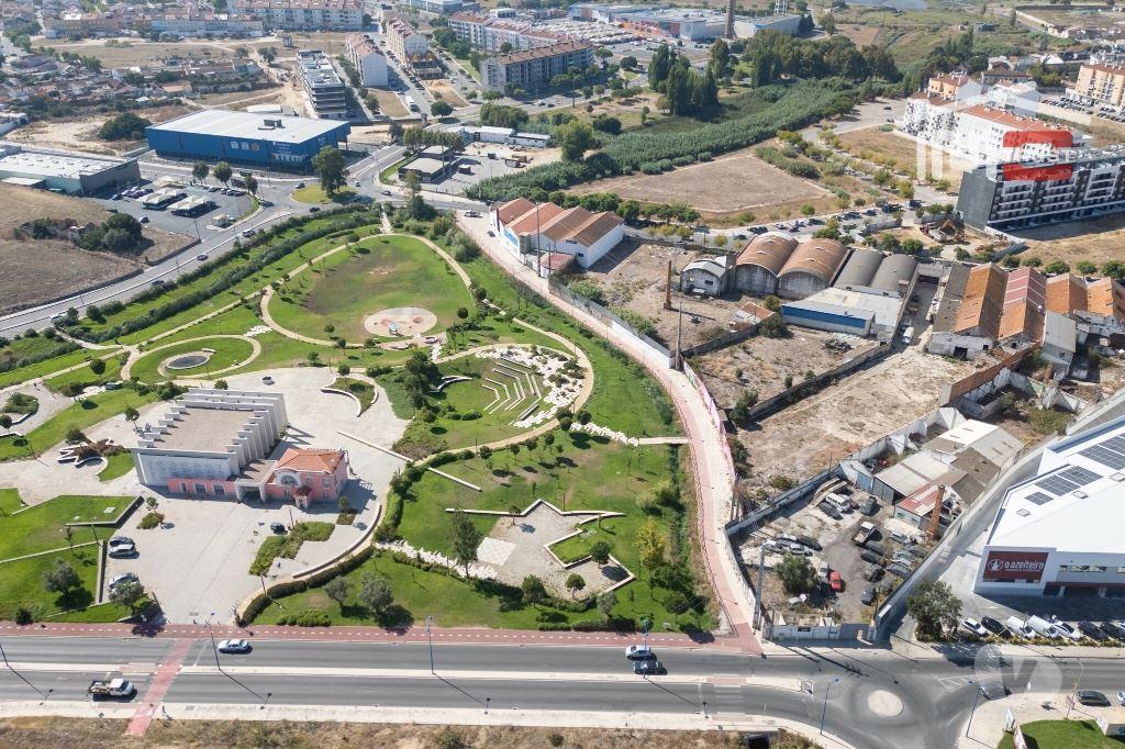 Comprar Loja Montijo - Fotos para **"Oportunidade Única: Terreno Urbano de 1.921 m² no Montijo...