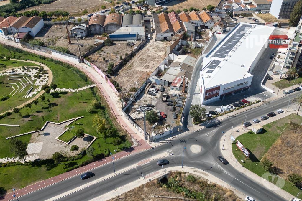 Comprar Loja Montijo - Fotos para **"Oportunidade Única: Terreno Urbano de 1.921 m² no Montijo...