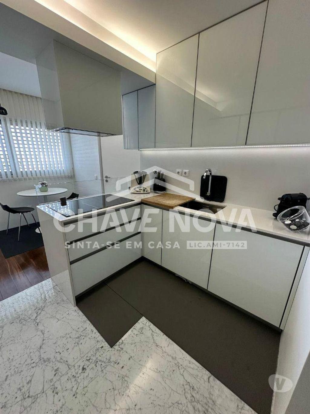 Apartamentos a venda Porto - Fotos para Apartamento T3 usado excelente estado centro Porto (AR 04567)