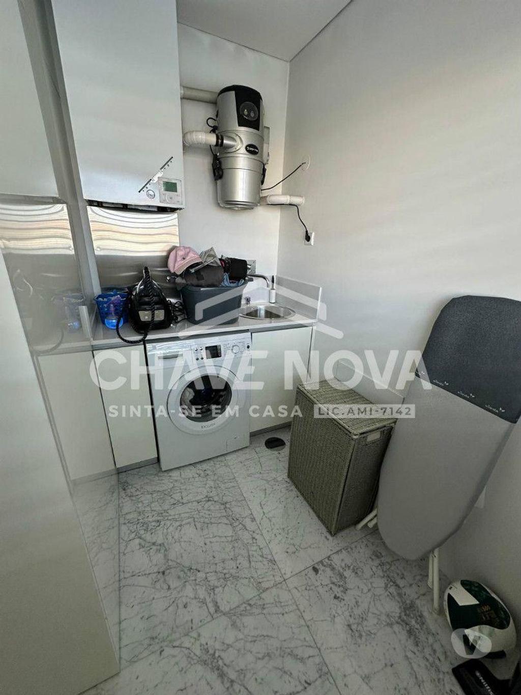 Apartamentos a venda Porto - Fotos para Apartamento T3 usado excelente estado centro Porto (AR 04567)