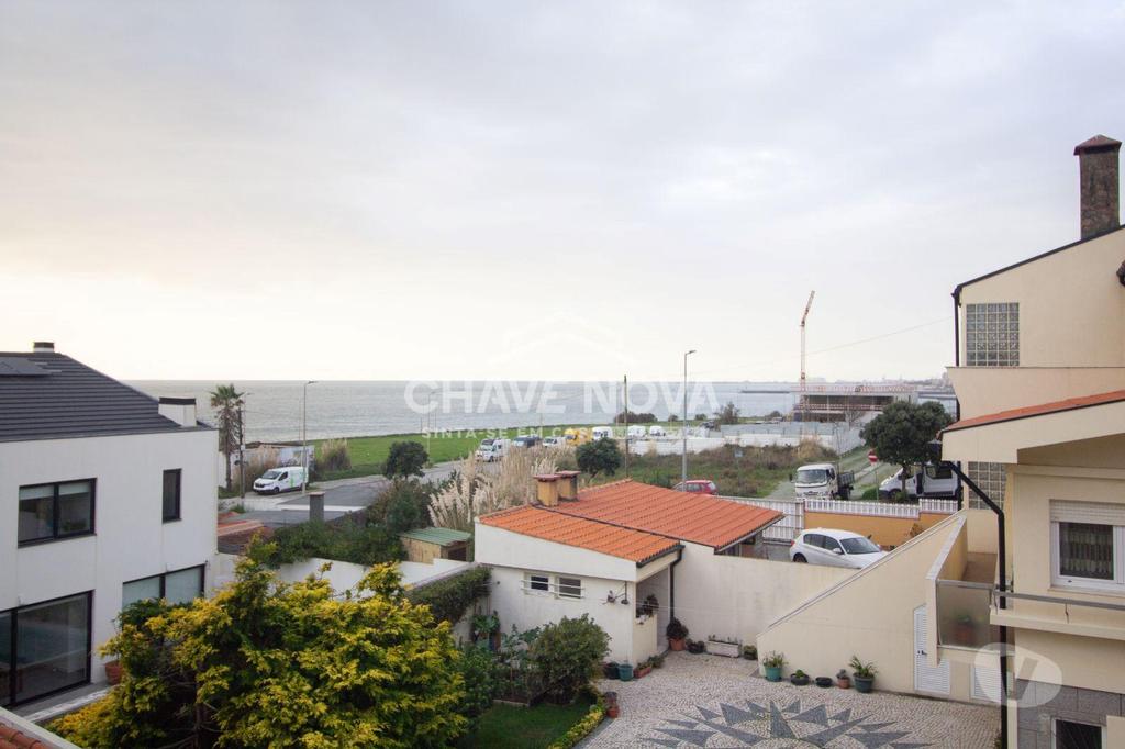 Apartamentos a venda Vila Nova de Gaia - Fotos para Moradia Geminada V4 c Vistas Mar e Garagem em Canidelo (2º