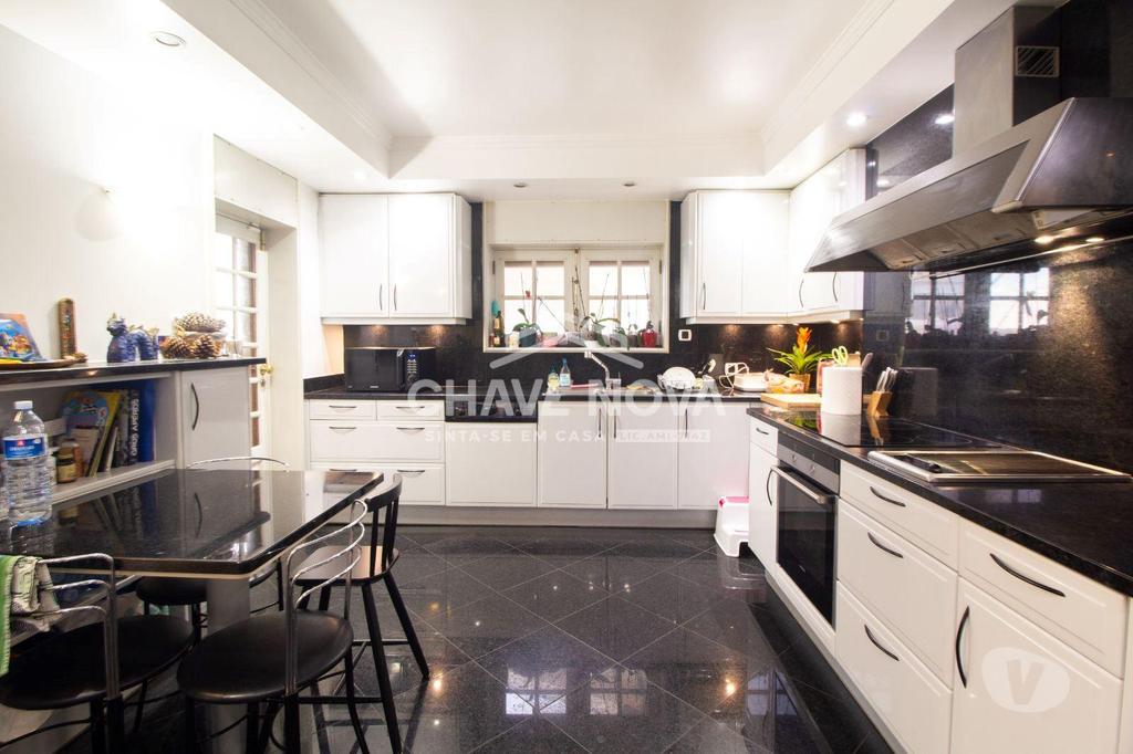 Apartamentos a venda Vila Nova de Gaia - Fotos para Moradia Geminada V4 c Vistas Mar e Garagem em Canidelo (2º