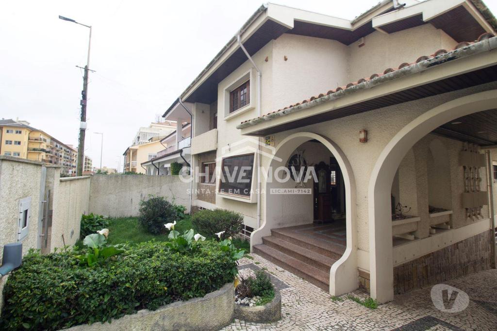 Apartamentos a venda Vila Nova de Gaia - Fotos para Moradia Geminada V4 c Vistas Mar e Garagem em Canidelo (2º