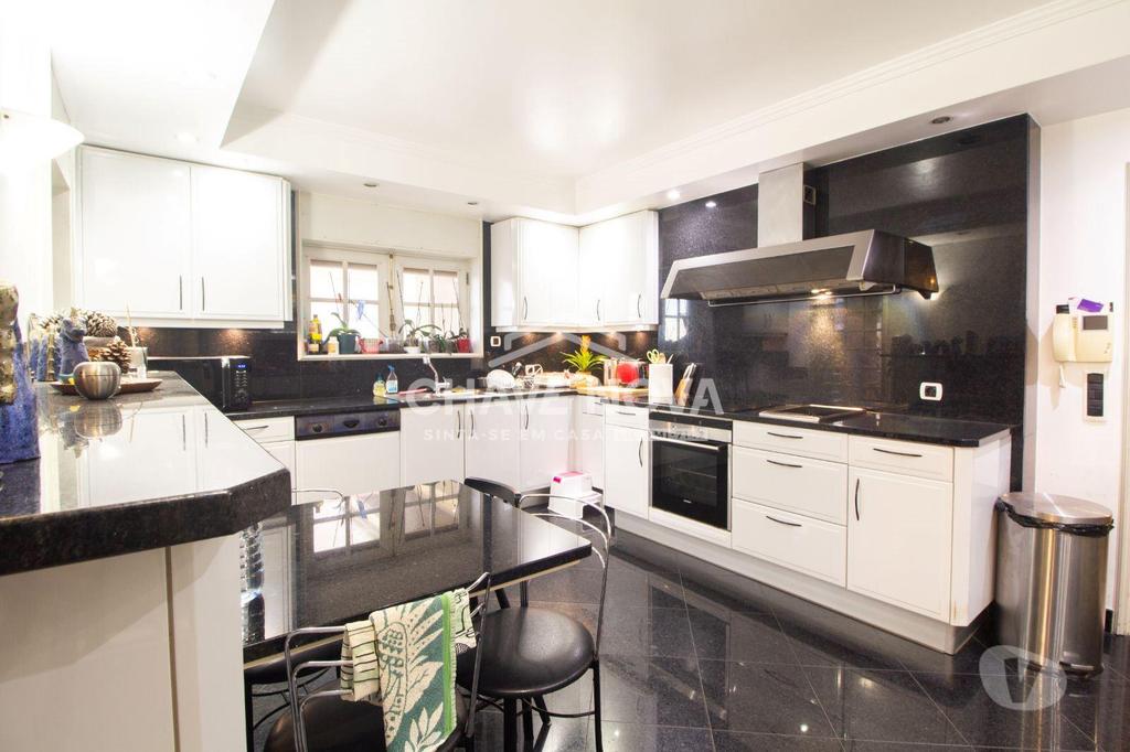 Apartamentos a venda Vila Nova de Gaia - Fotos para Moradia Geminada V4 c Vistas Mar e Garagem em Canidelo (2º