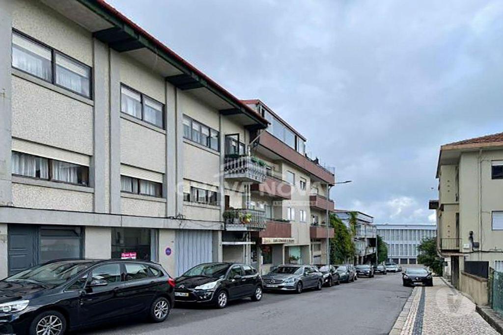 Comprar Loja São João da Madeira - Fotos para Arrendamento de loja com montra em São João da Madeira