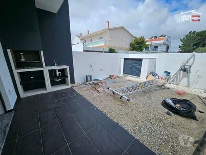 Casas a venda - Fotos para Moradia Nova T3 em Fernão Ferro com Piscina, Duas Suites,