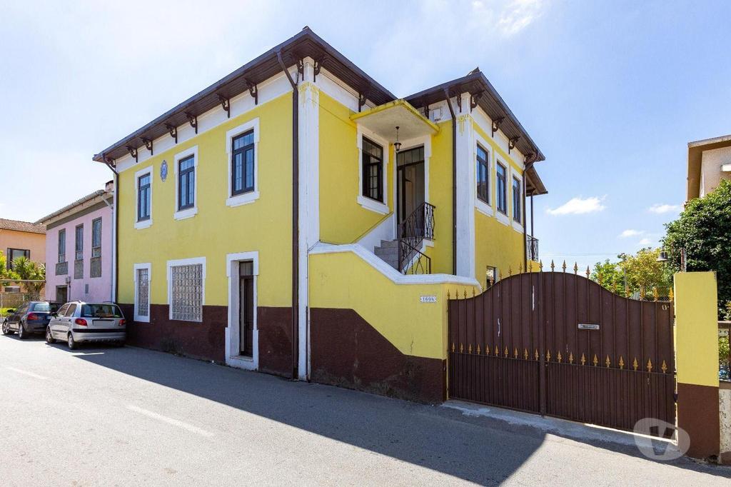 Apartamentos a venda Vila Nova de Gaia - Fotos para Moradia T4 Peculiar em Lever Para Venda (M 00070)