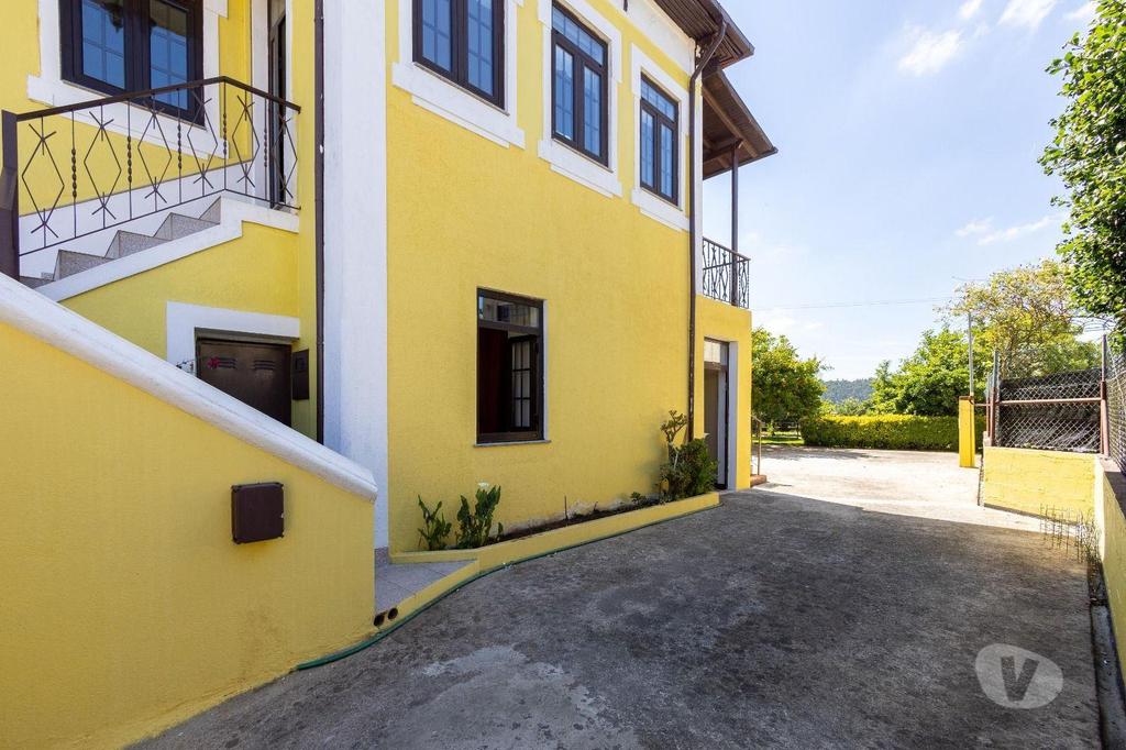 Apartamentos a venda Vila Nova de Gaia - Fotos para Moradia T4 Peculiar em Lever Para Venda (M 00070)