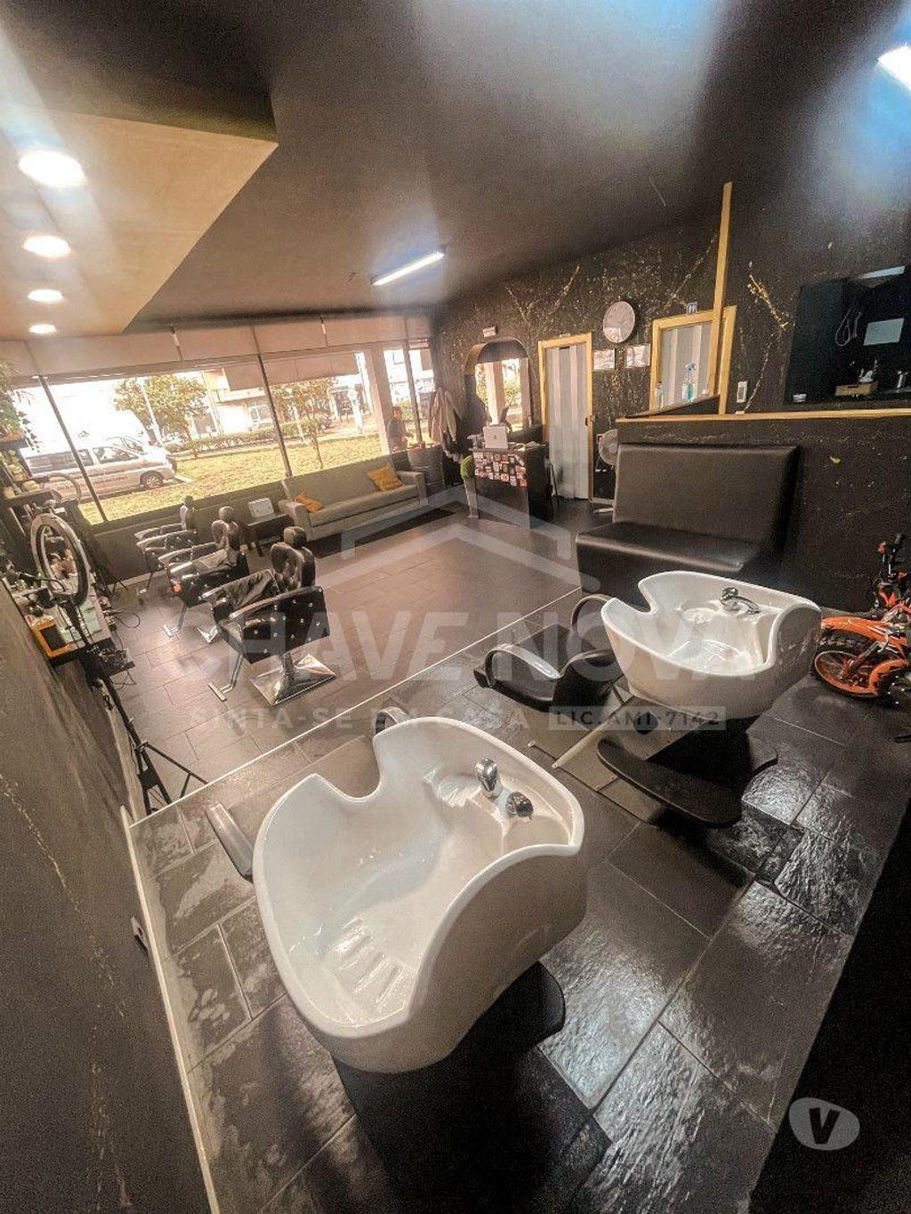 Comprar Loja Matosinhos - Fotos para Trespasse de barbearia no centro de Matosinhos - Porto.