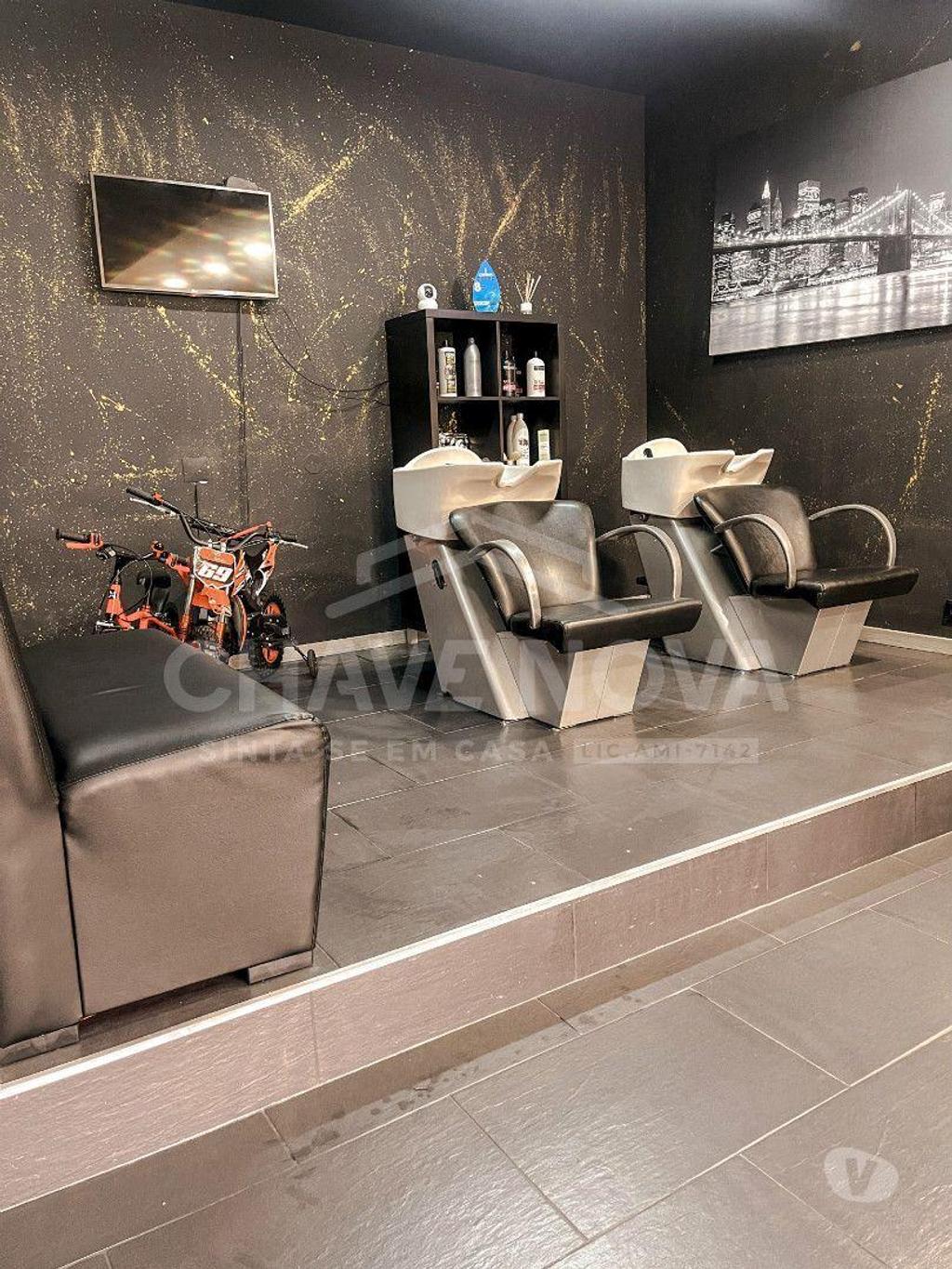 Comprar Loja Matosinhos - Fotos para Trespasse de barbearia no centro de Matosinhos - Porto.