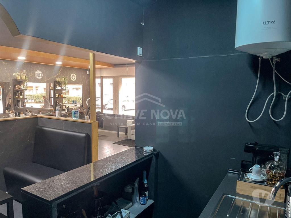 Comprar Loja Matosinhos - Fotos para Trespasse de barbearia no centro de Matosinhos - Porto.