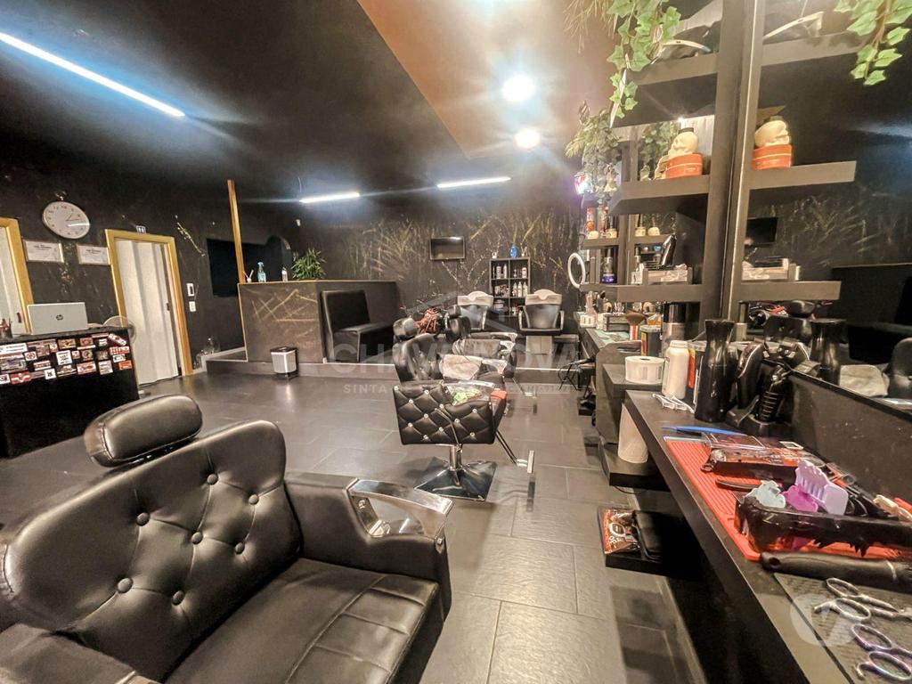 Comprar Loja Matosinhos - Fotos para Trespasse de barbearia no centro de Matosinhos - Porto.