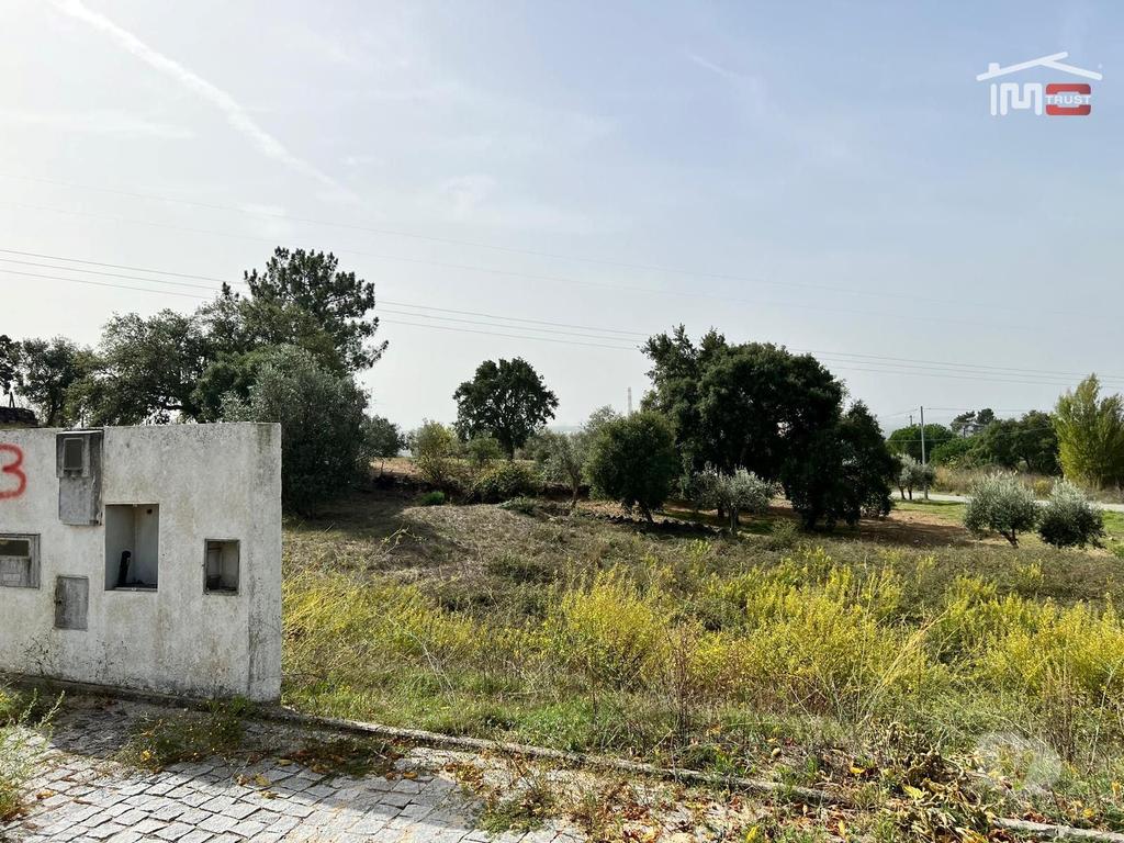 Comprar Loja Abrantes - Fotos para Terreno Urbano - 980 m² em Mouriscas, Abrantes: Ideal para...