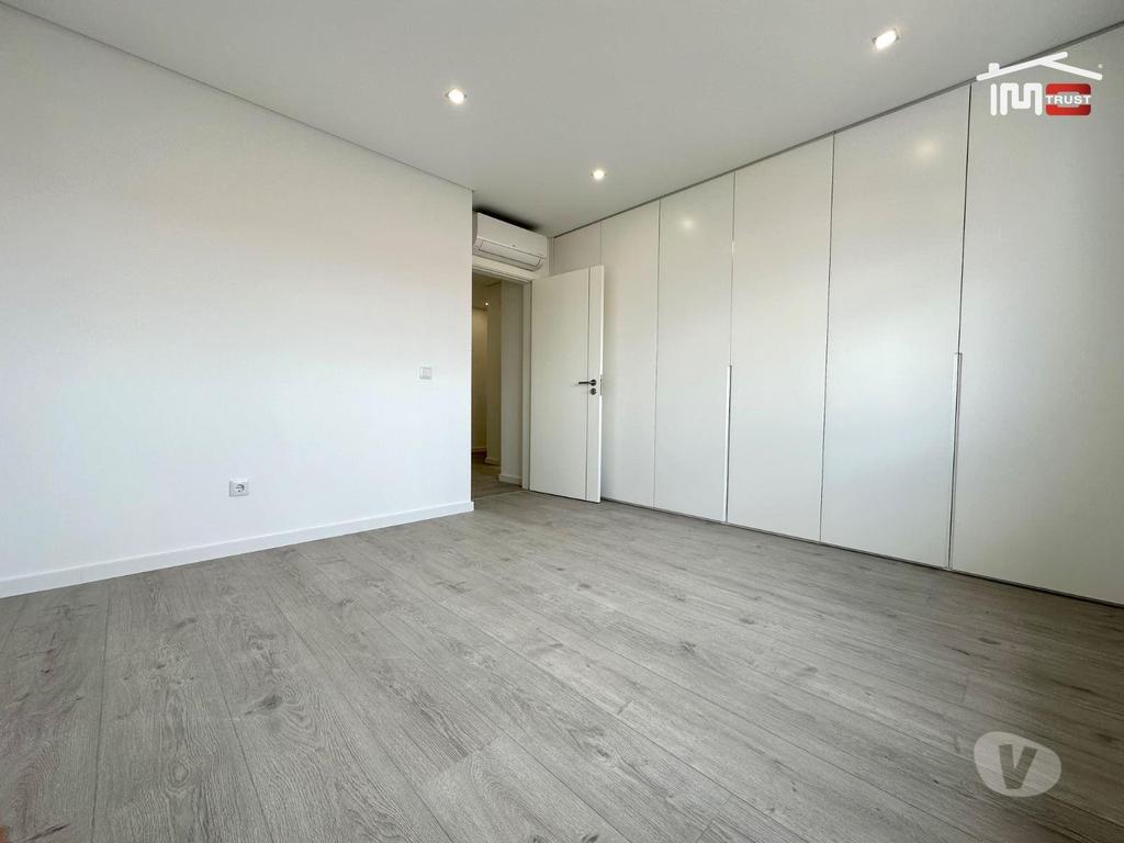 Apartamentos a venda Montijo - Fotos para Incrivel Apartamento T2 com Varandas, Garagem e Arrecadação