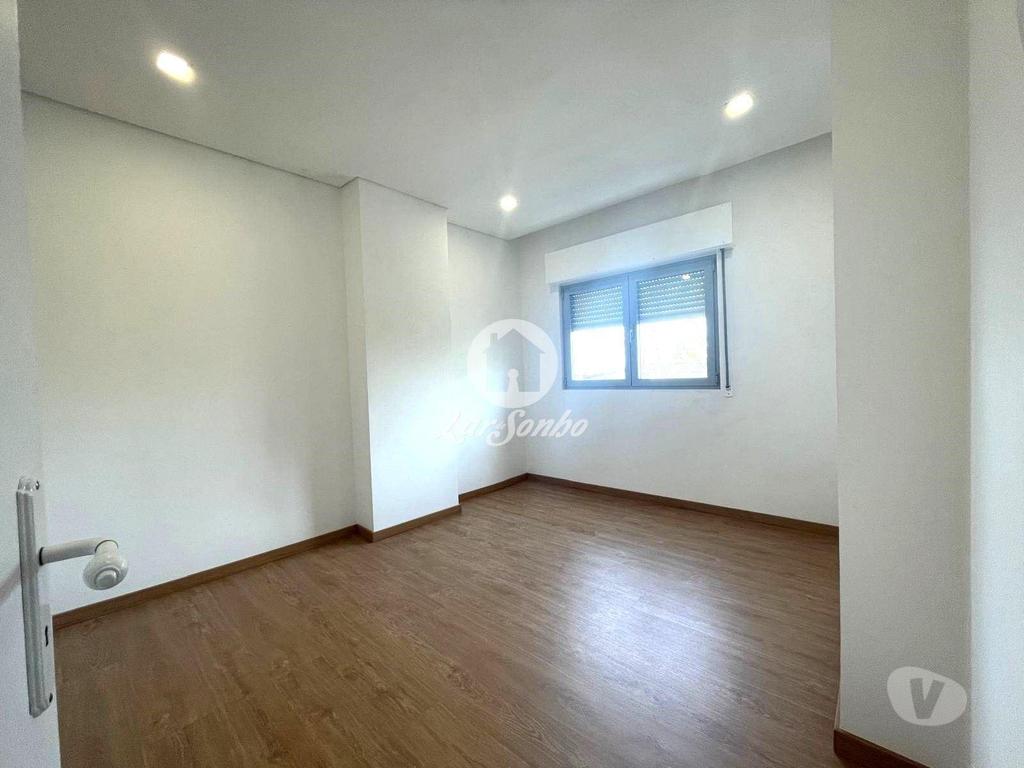 Apartamentos a venda Póvoa de Varzim - Fotos para Apartamento T1+1 remodelado em zona balnear da Póvoa de Varzim