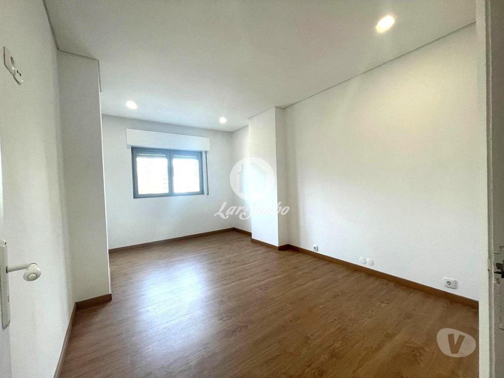 Apartamentos a venda Póvoa de Varzim - Fotos para Apartamento T1+1 remodelado em zona balnear da Póvoa de Varzim