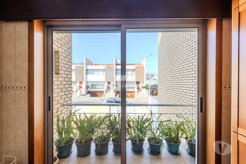 Apartamentos a venda Braga - Fotos para Braga-Moradia de gaveto, para venda, Braga - Merelim (A008-0126)