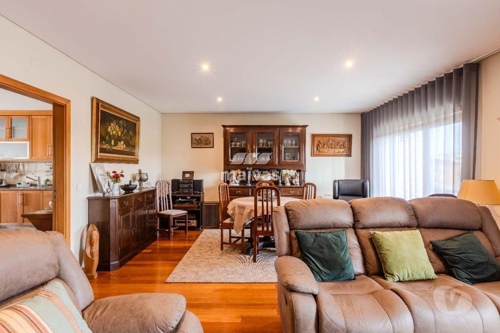 Apartamentos a venda Braga - Fotos para Braga-Moradia de gaveto, para venda, Braga - Merelim (A008-0126)