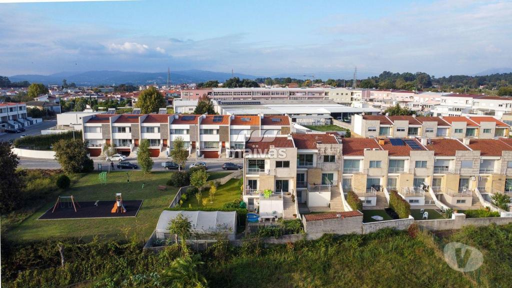 Apartamentos a venda Braga - Fotos para Braga-Moradia de gaveto, para venda, Braga - Merelim (A008-0126)