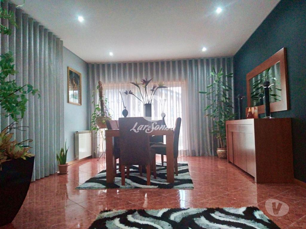 Apartamentos a venda Vila Nova de Famalicão - Fotos para Moradia T4+1 com garagem e terraço em Gondifelos, Famalicão