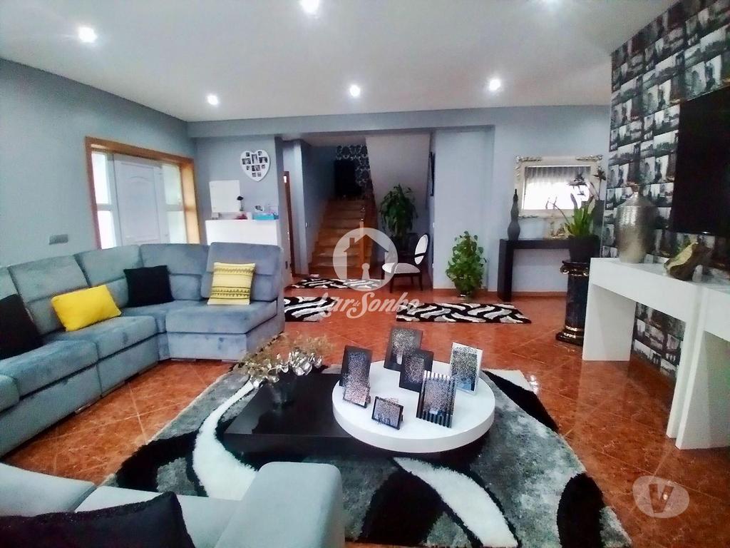 Apartamentos a venda Vila Nova de Famalicão - Fotos para Moradia T4+1 com garagem e terraço em Gondifelos, Famalicão